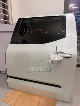 2022 Toyota Tundra Platinum Complete Left Back Door