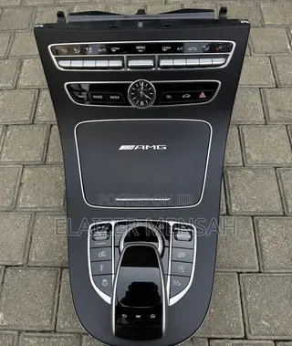 Mercedes Benz C300 2016-2025 Console