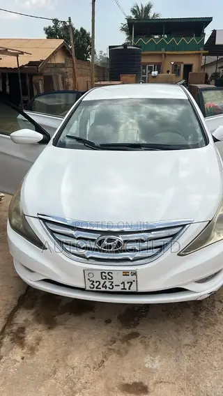 Hyundai Sonata GLS Sedan FWD (2.4L 4cyl 6A) 2013 White