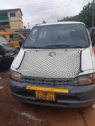 Toyota HiAce 2013 White