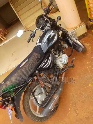 Bajaj Boxer 125 2025 Black
