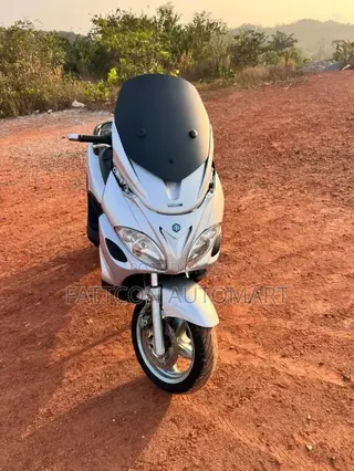 Piaggio Scooter 2009 Silver