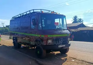 Mercedes-Benz 814D 1998 Brown
