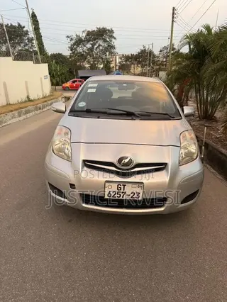 Toyota Vitz 1.0 FWD 3dr 2010 Silver