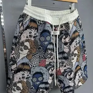 Graphic Designer Short