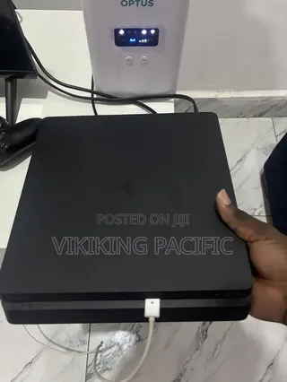 PS4 Slim 1TB