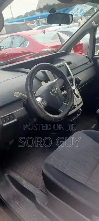 Toyota Voxy 2012 Black