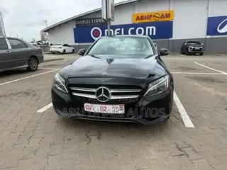 Mercedes-Benz C300 2018 Black