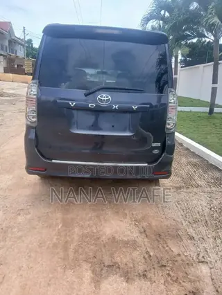 Toyota Voxy 2011 Black