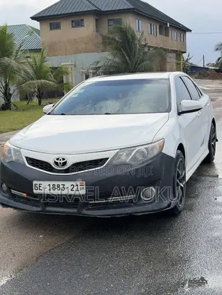 Toyota Camry SE 4dr Sedan (2.5L 4cyl 6A) 2012 White