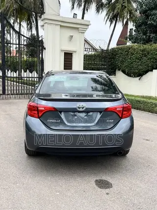 Toyota Corolla XSE (1.8L 4cyl 2A) 2019 Gray