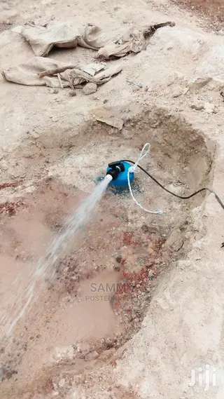 Manual And Mechanized Water Bolehole Drilling