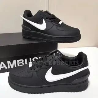 Kids Nike Dunk Low Sneakers