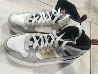 Very Neat and Pure Leather.