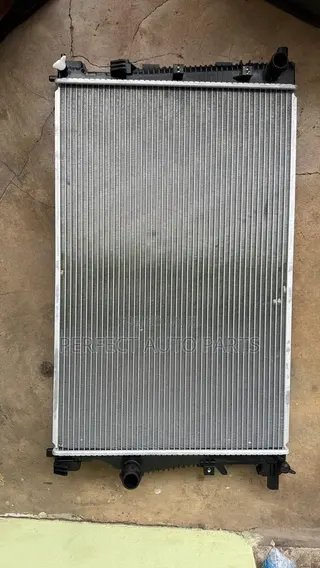 Chrysler 200 Radiator / Water Tank