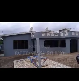 7bdrm House in Kumasi Metropolitan for sale