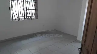 4bdrm Shared Apartment in Dickson Estate, Akuapim North for rent