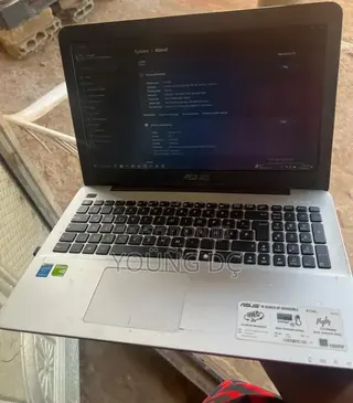 Laptop Asus X555LD 8GB Intel Core i5 HDD+SSD 256GB
