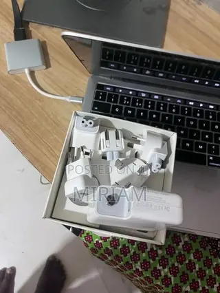 Rare Apple 96w USB C Power Adaptor Package ( Uk,Us,Eu and Au)