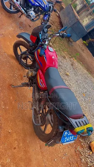 Bajaj Boxer 150 UG 2024 Brown