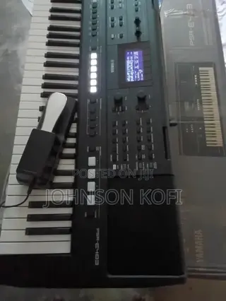 Yamaha PSR E483