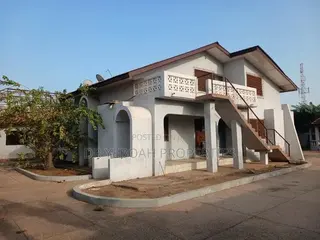 5bdrm Bungalow in Spintex 5 Bedrooms, Baatsona Total for rent