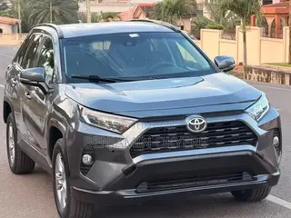 Toyota RAV4 2021 Gray