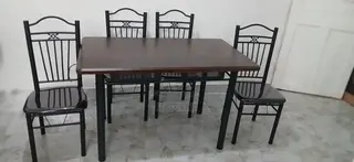 Wooden Dinning Table With Chairs