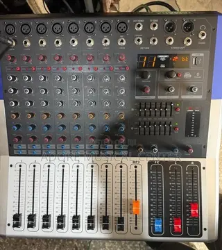 Yamaha Kv80 8 Channel Powered Mixer