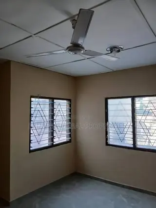 Mini Flat in West Hills Mall Area for rent