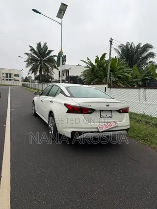 Nissan Altima 2.5 S FWD 2020 White