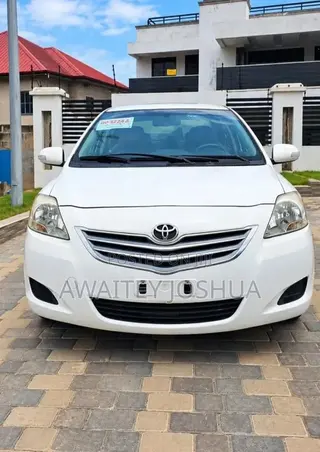 Toyota Corolla 2012 White