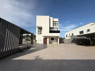 4bdrm Duplex in Adjiringanor, Ability for sale