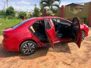 Toyota Corolla XSE (1.8L 4cyl 2A) 2018 Red