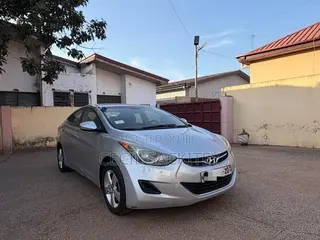 Hyundai Elantra GLS Sedan FWD (1.8L 4cyl 6A) 2013 Silver