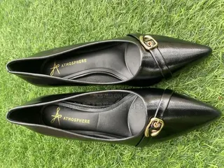 Noirgrace Classic Short Heel Pumps – Black Edition