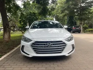 Hyundai Elantra 2017 White