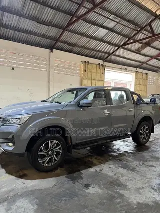 New Nissan Pick-Up 2025 Gray