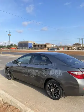 Toyota Corolla S Plus 4dr Sedan (1.8L 4cyl CVT) 2016 Gray