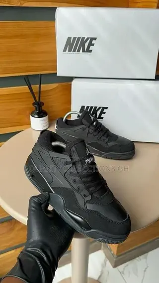 Nike Air Jordan 4 RM