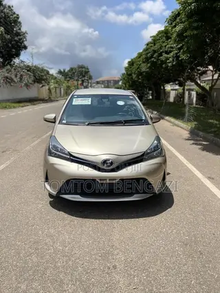 Toyota Vitz 1.3 FWD 5dr 2016 Gold