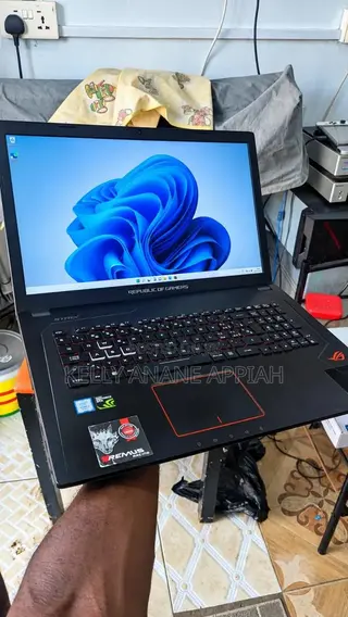 Laptop Asus ROG Strix G17 8GB Intel Core i7 HDD+SSD 1T