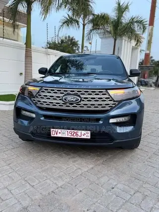 Ford Explorer XLT 4x4 2020 Blue