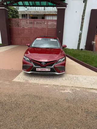 Toyota Camry Hybrid XSE 2023 Red