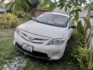 Toyota Corolla LE 4dr Sedan (1.8L 4cyl 4A) 2013 White