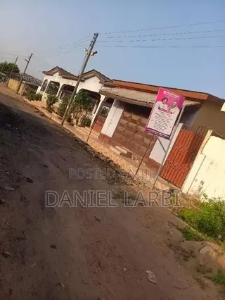 1bdrm House in Ngleshie Amanfro for rent