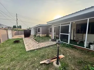 4bdrm Bungalow in Regimanuel Gray, Sakumono for rent