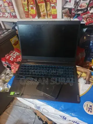 Laptop Lenovo G700 8GB Intel Core i5 HDD+SSD 1T