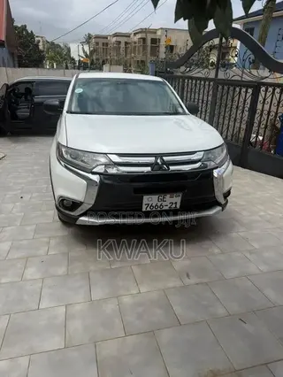 Mitsubishi Outlander 2017 White