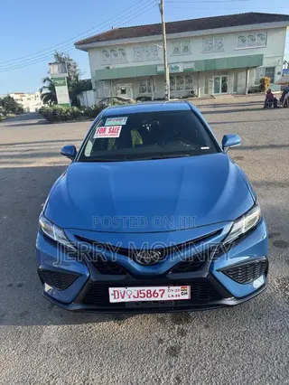 Toyota Camry SE 2023 Blue